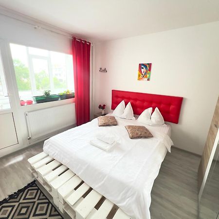 3 Rooms Apartment Airy & Bright Palas Style ยาช ภายนอก รูปภาพ